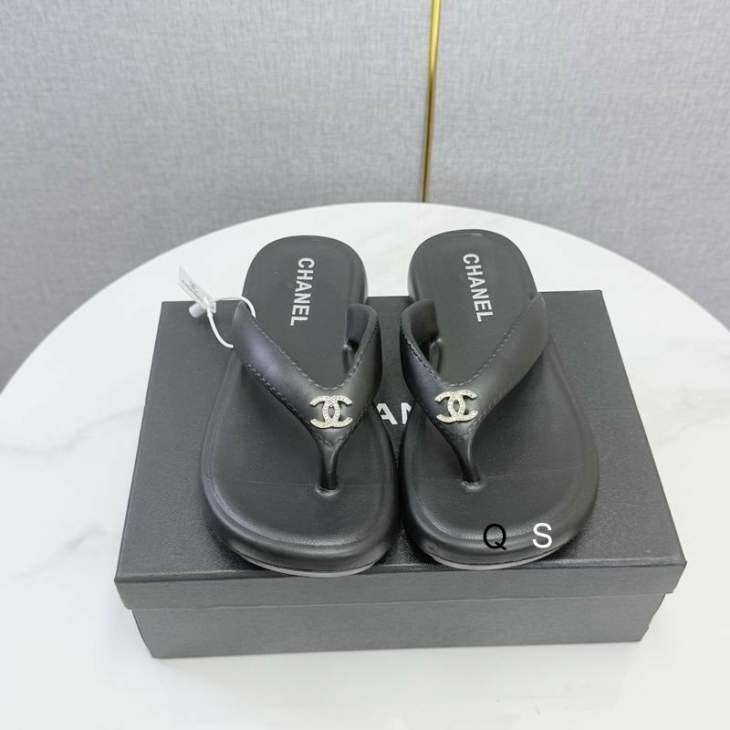 Picture of Chanel Slippers _SKUChanelsz35-40Y05063095